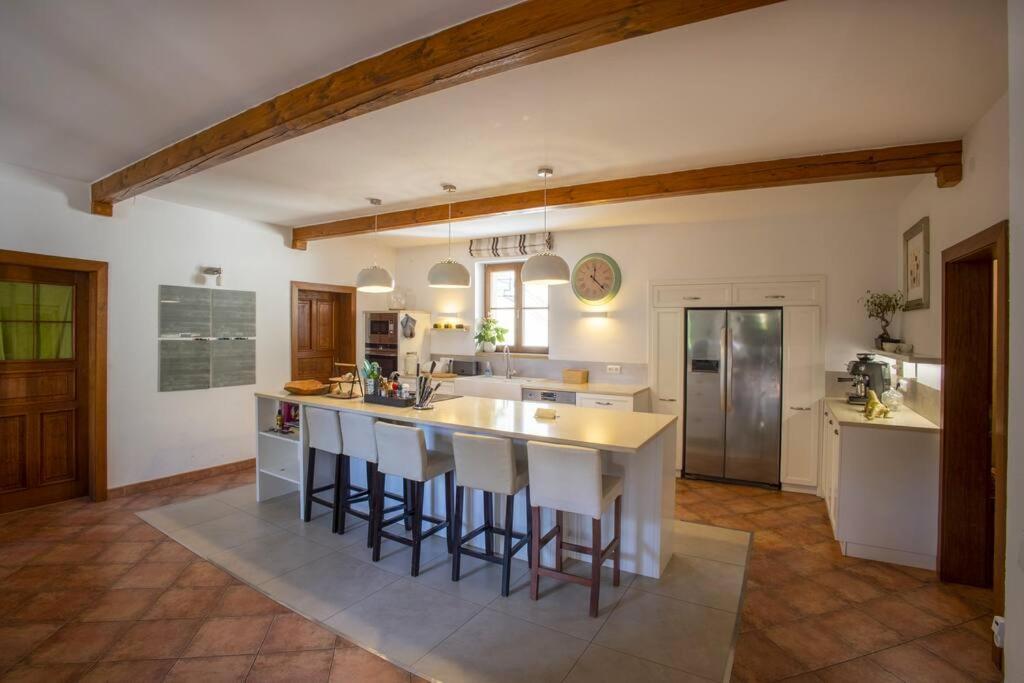 7 Bedroom Secluded Villa Close To Prague Říčany Eksteriør bilde
