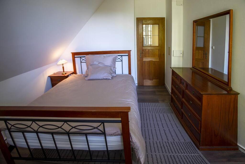7 Bedroom Secluded Villa Close To Prague Říčany Eksteriør bilde