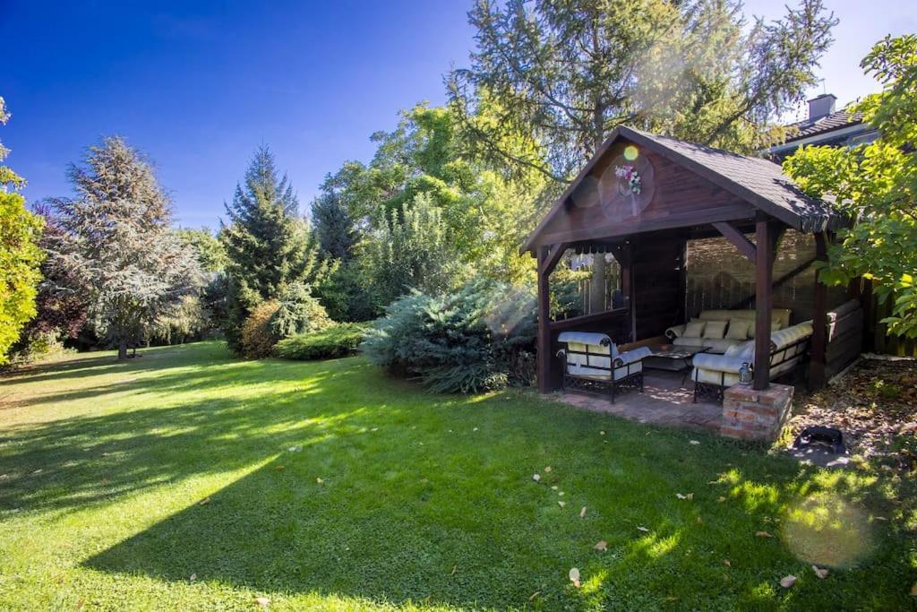 7 Bedroom Secluded Villa Close To Prague Říčany Eksteriør bilde