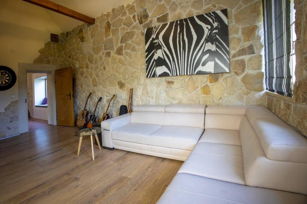 7 Bedroom Secluded Villa Close To Prague Říčany Eksteriør bilde