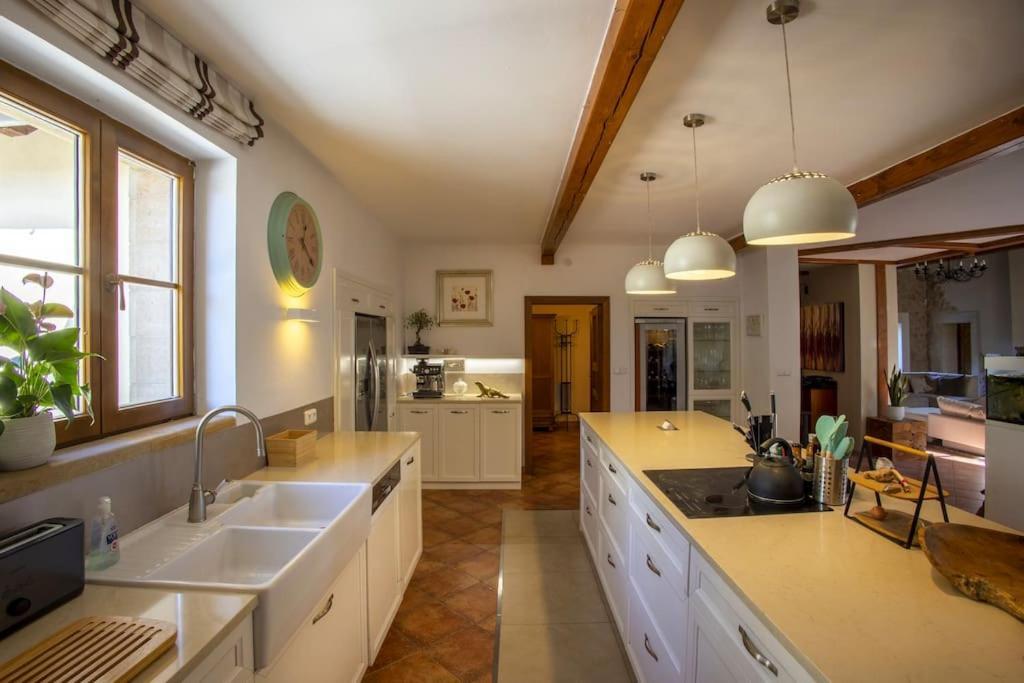 7 Bedroom Secluded Villa Close To Prague Říčany Eksteriør bilde