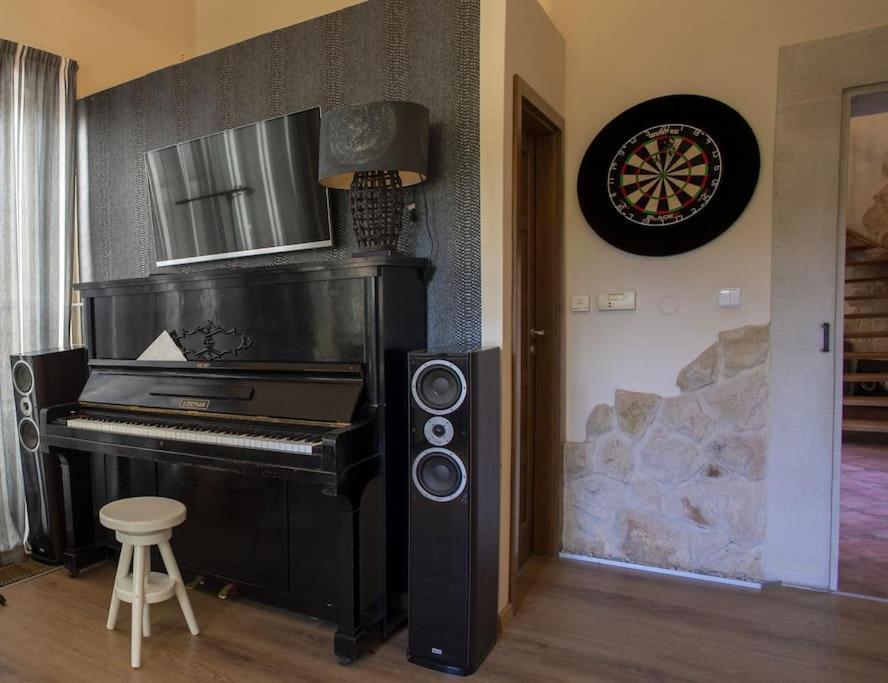 7 Bedroom Secluded Villa Close To Prague Říčany Eksteriør bilde